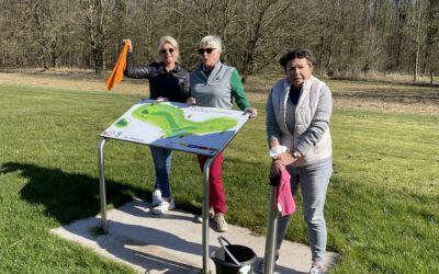 Reinigungsarbeiten auf dem Platz